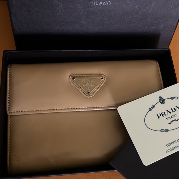Authentic Prada wallet - Picture 2 of 12